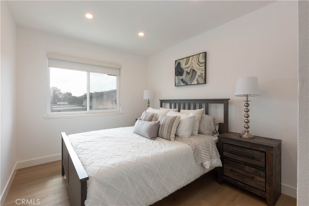 MLS #OC25270007 image #12