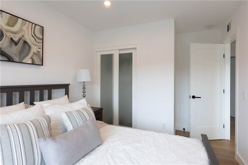 MLS #OC25270007 image #14