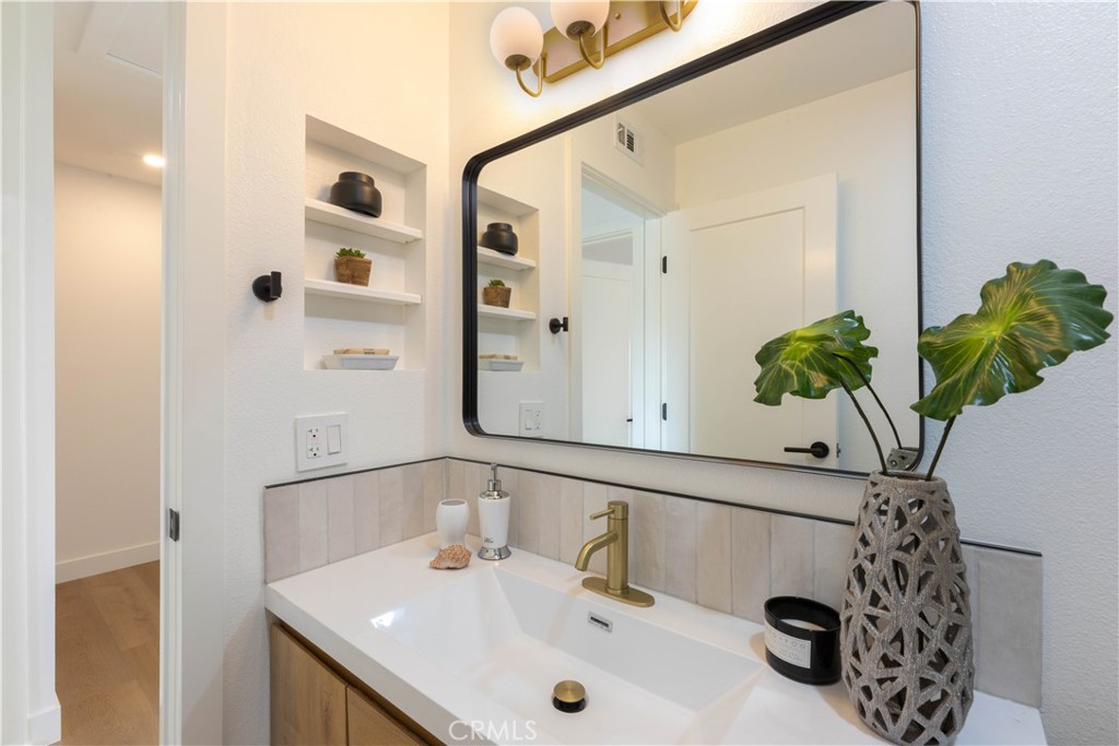 MLS #OC25270007 image #20