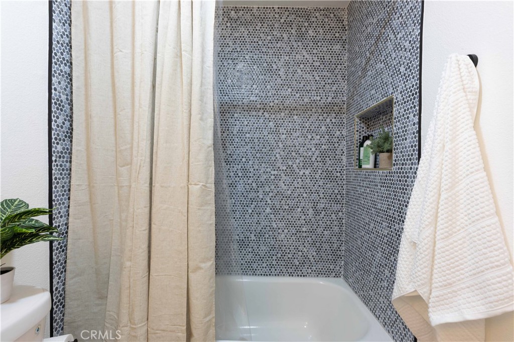 MLS #OC25270007 image #3