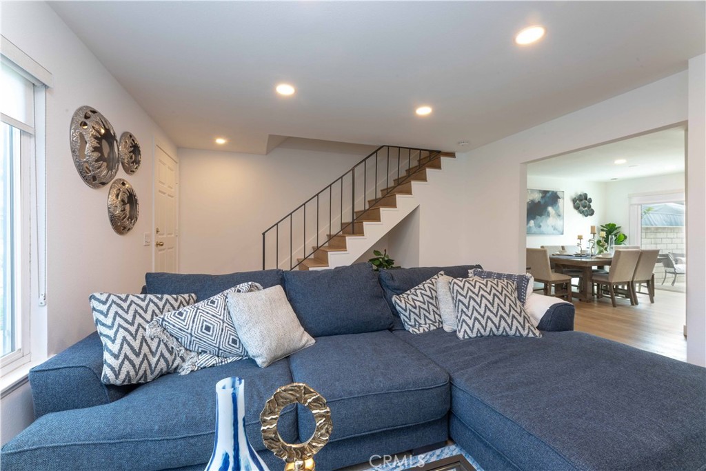 MLS #OC25270007 image #5