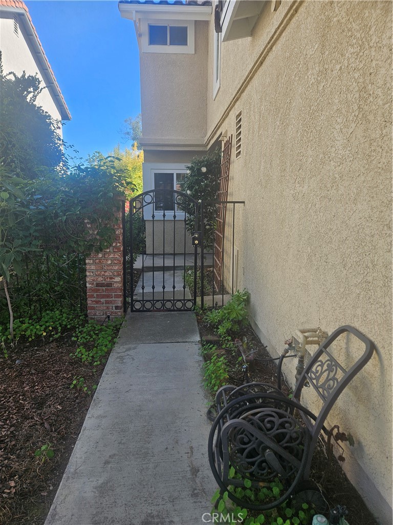 MLS #OC25270079 image #2