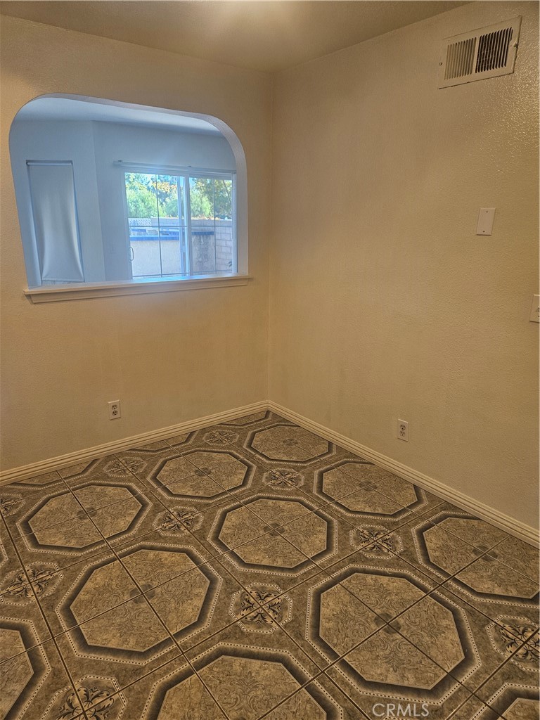 MLS #OC25270079 image #6