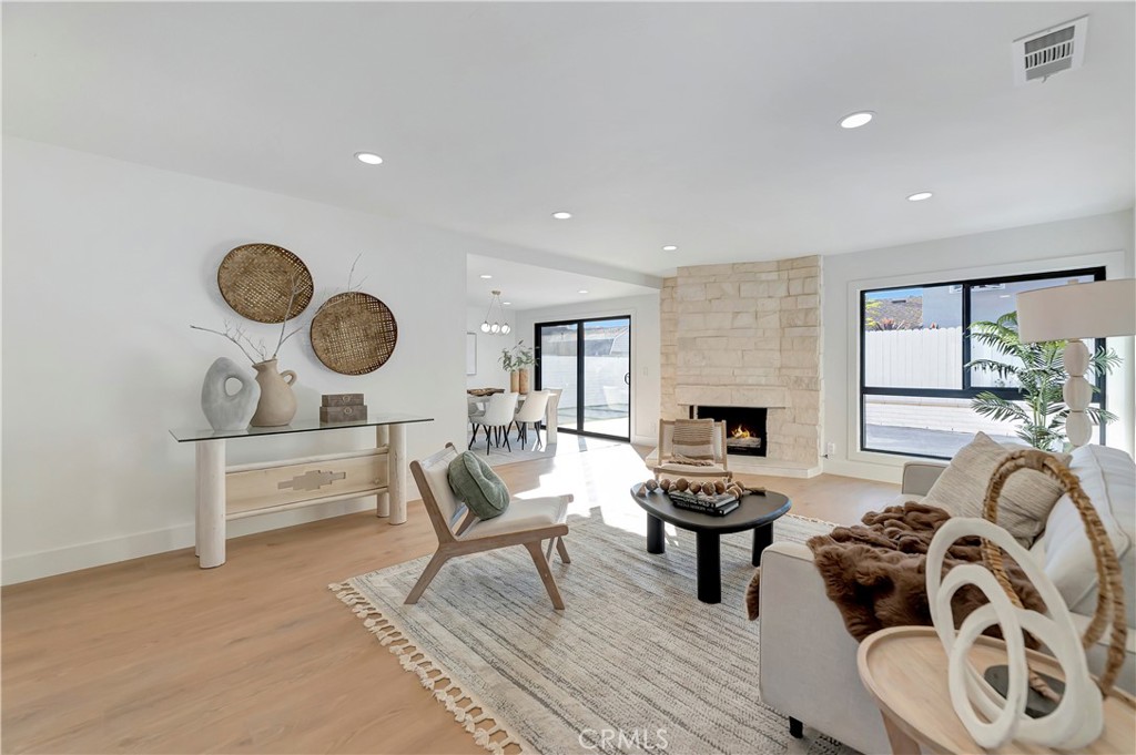 MLS #OC25270084 image #16