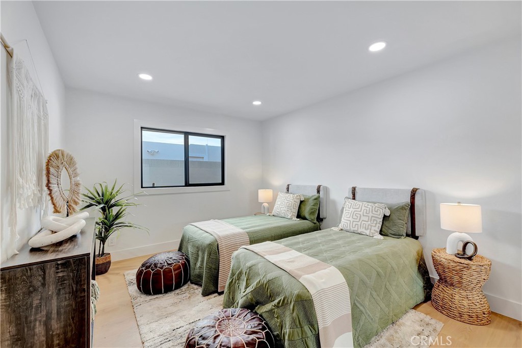 MLS #OC25270084 image #23