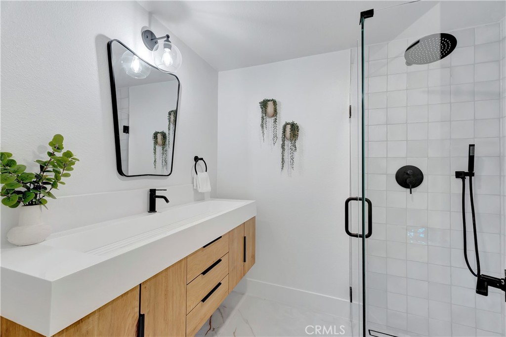 MLS #OC25270084 image #26