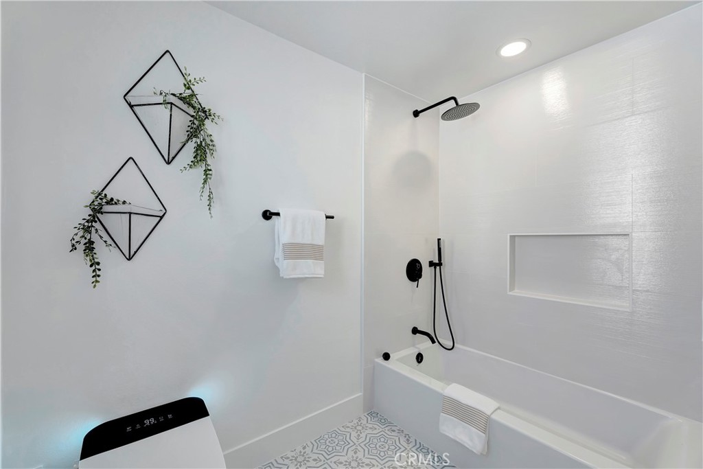 MLS #OC25270084 image #36