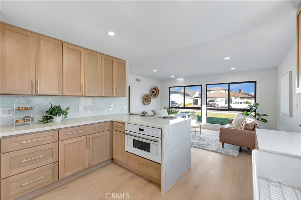 MLS #OC25270084 image #8