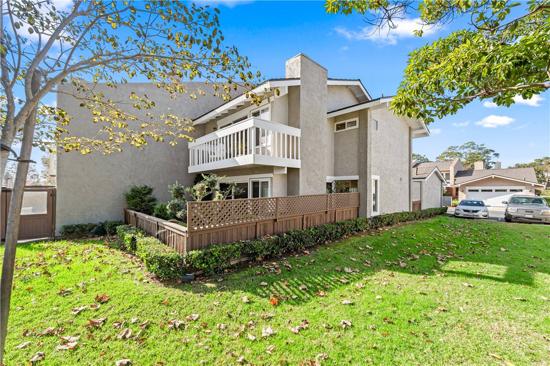 MLS #OC25270087 image #0