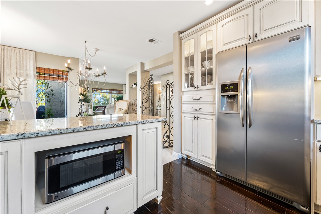 MLS #OC25270087 image #15