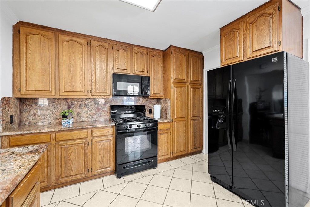 MLS #OC25270104 image #12