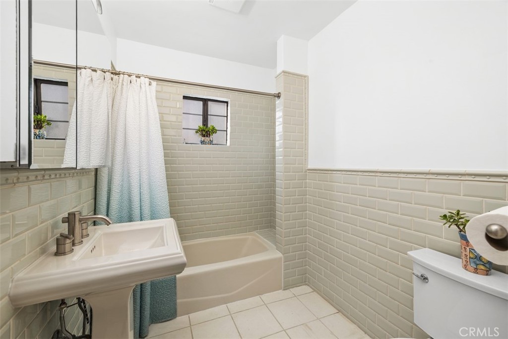 MLS #OC25270104 image #19