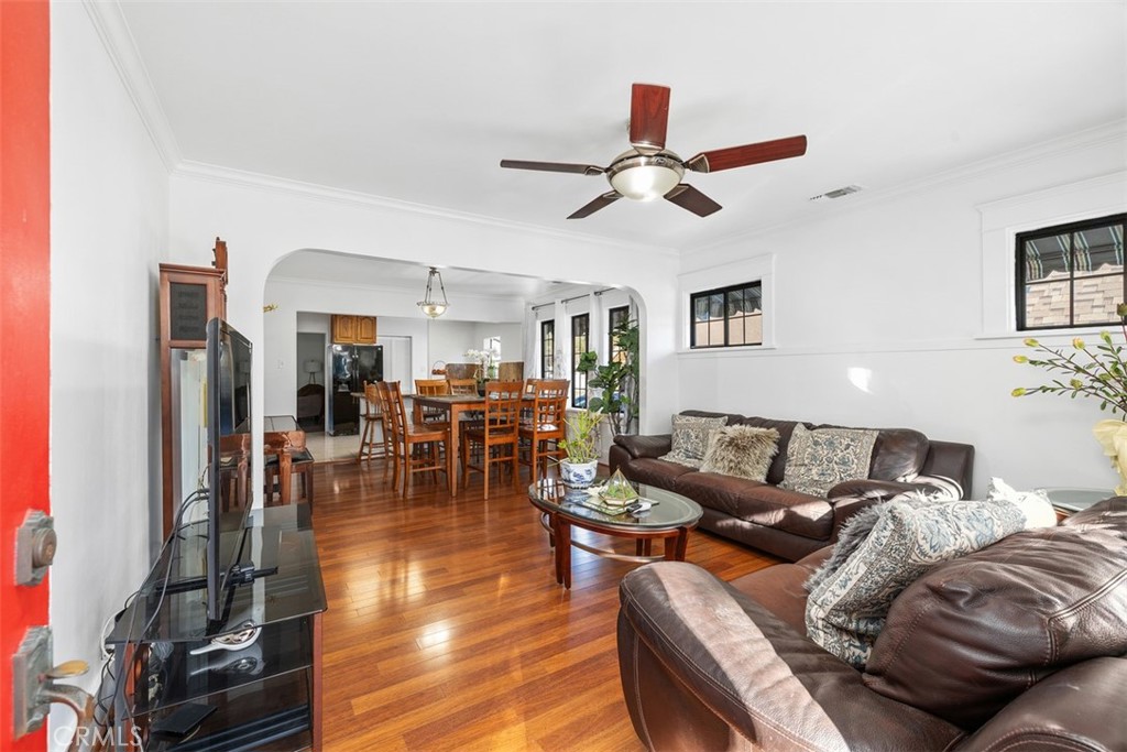 MLS #OC25270104 image #3