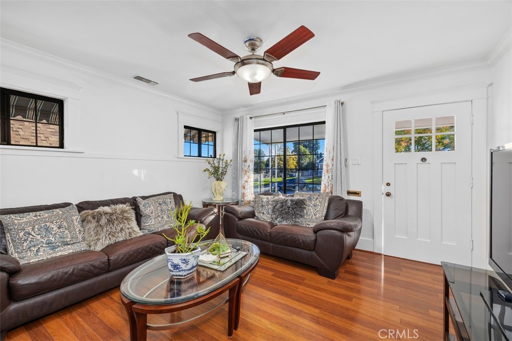 MLS #OC25270104 image #5