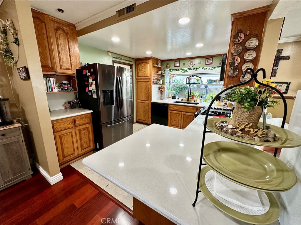 MLS #OC25270143 image #10