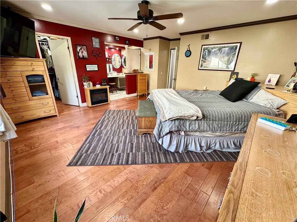 MLS #OC25270143 image #31