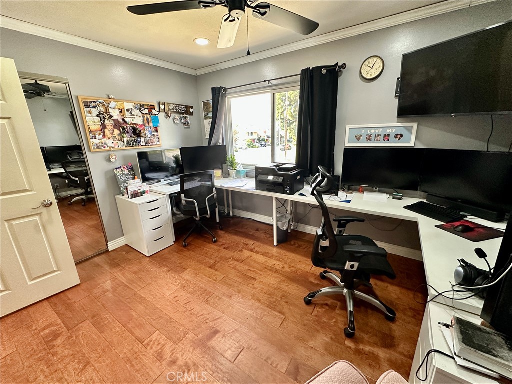 MLS #OC25270143 image #43