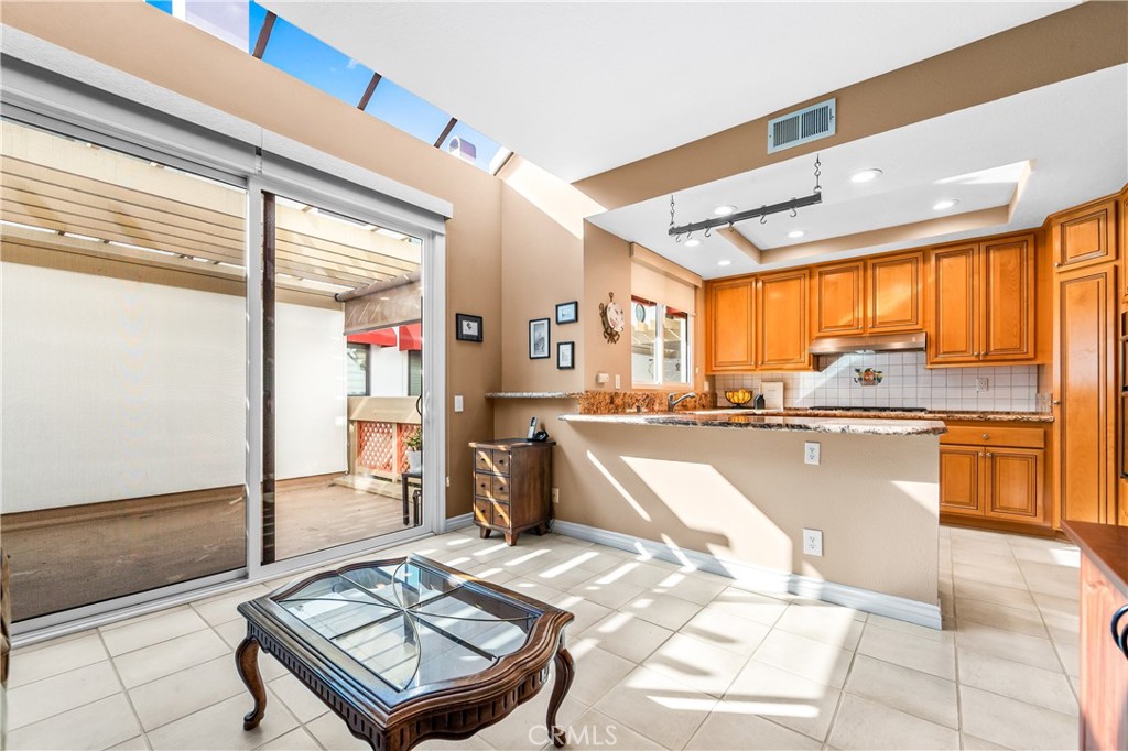 MLS #OC25270158 image #20