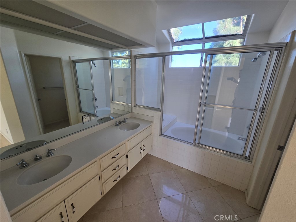 MLS #OC25270167 image #12