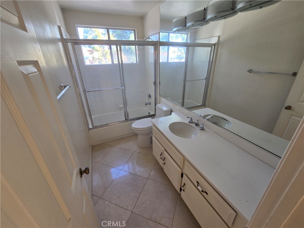 MLS #OC25270167 image #8