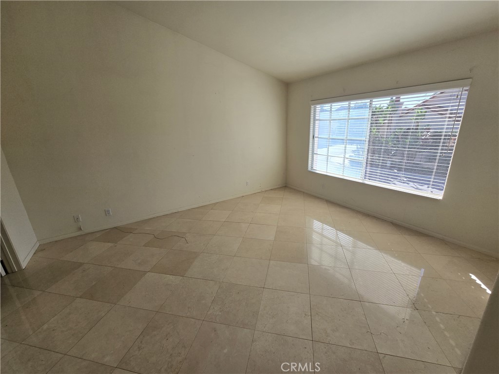 MLS #OC25270167 image #9