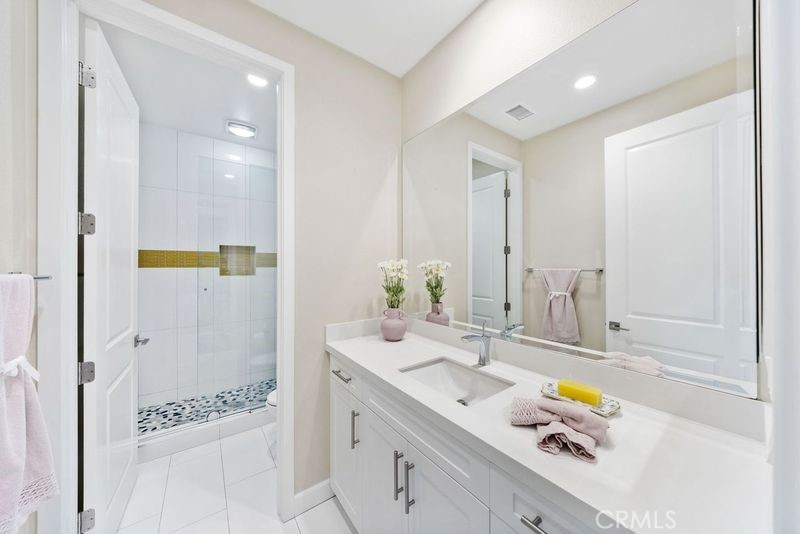 MLS #OC25270200 image #20