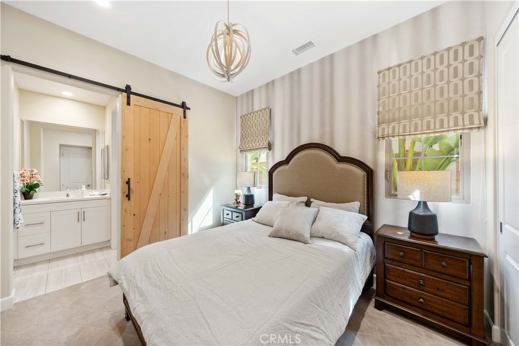 MLS #OC25270200 image #22