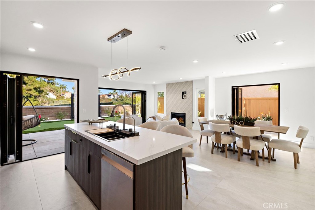 MLS #OC25270206 image #16