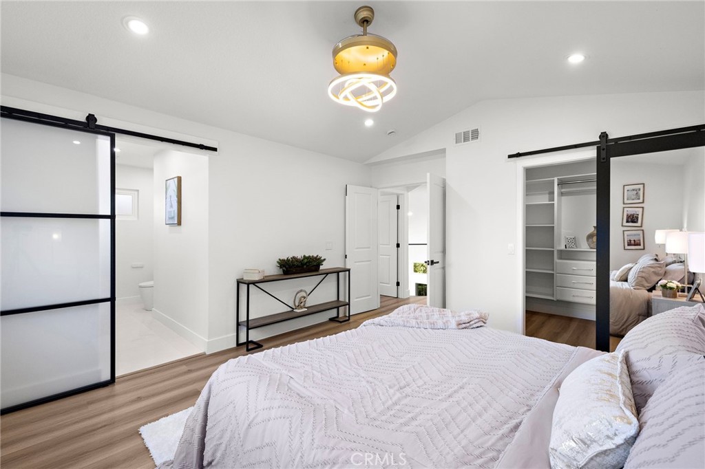 MLS #OC25270206 image #2