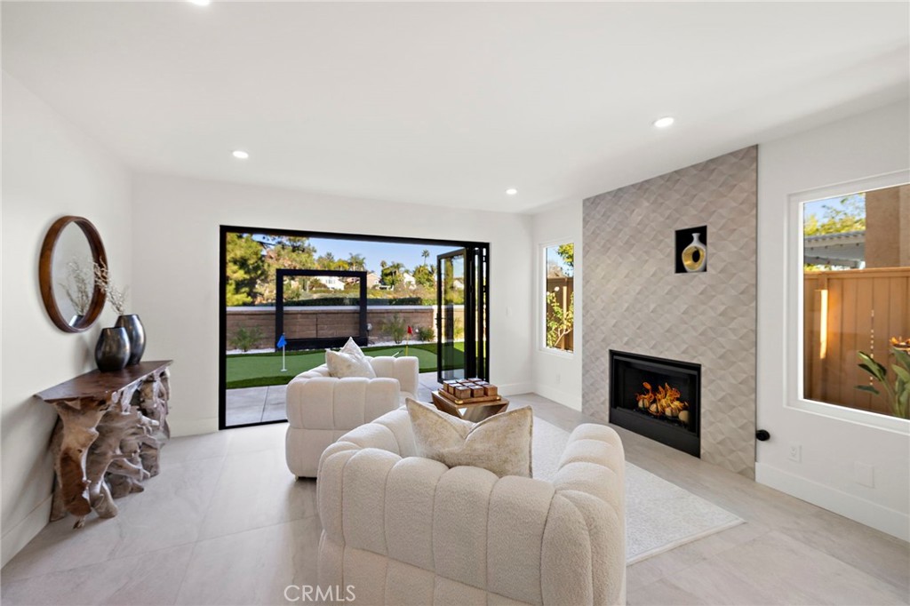 MLS #OC25270206 image #7