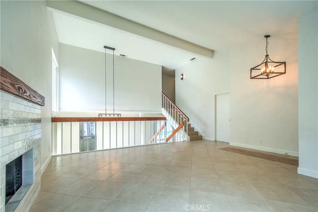 MLS #OC25270237 image #4