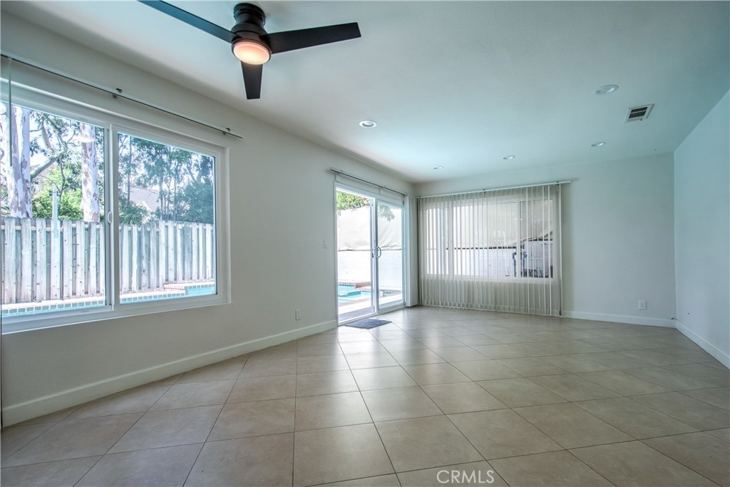 MLS #OC25270237 image #7