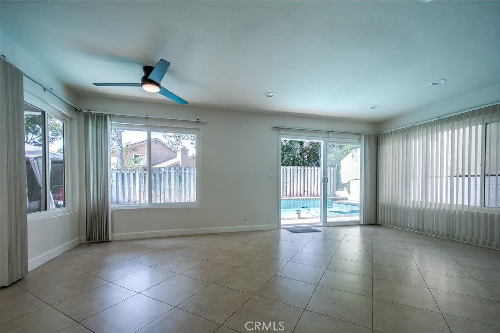 MLS #OC25270237 image #8