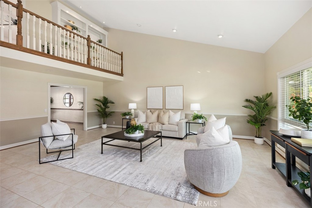 MLS #OC25270242 image #1