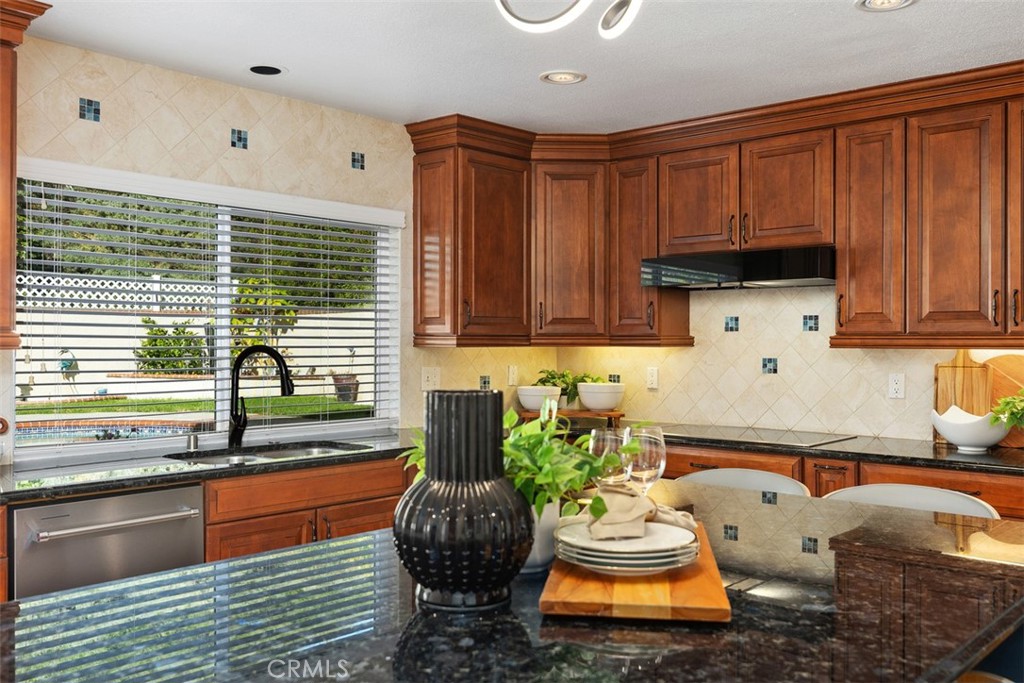 MLS #OC25270242 image #10