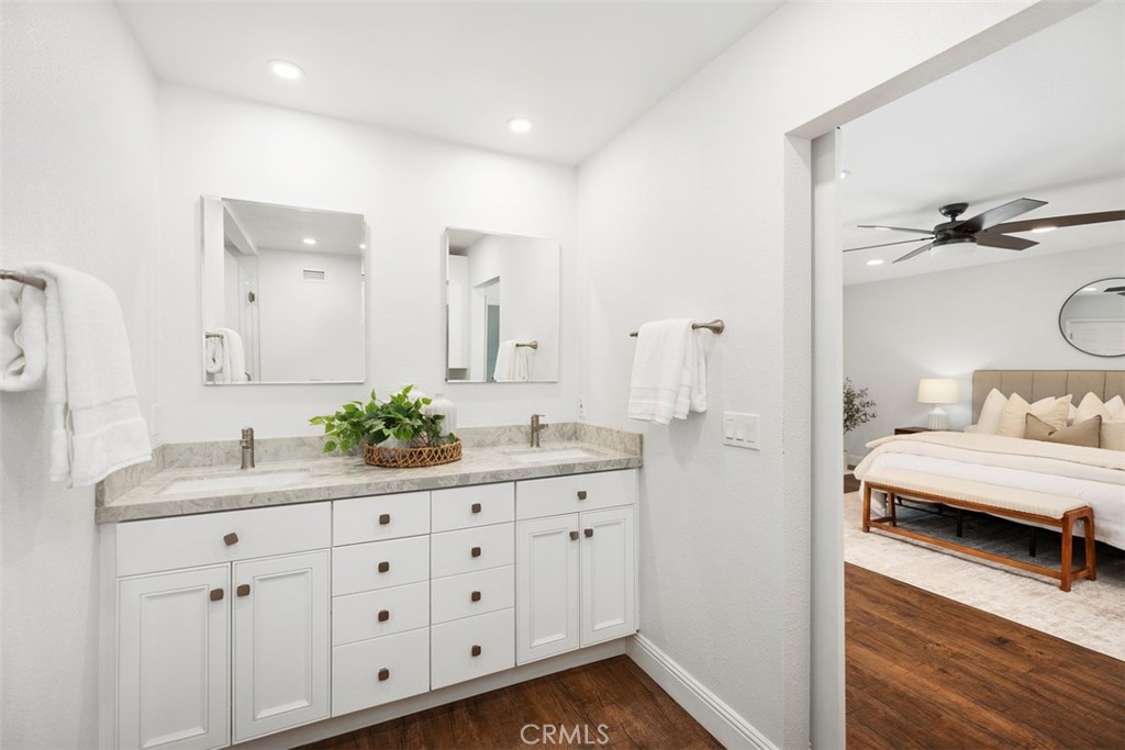 MLS #OC25270242 image #28