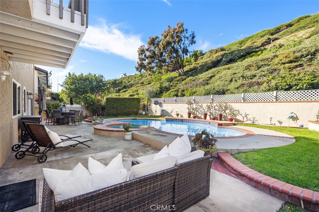 MLS #OC25270242 image #32