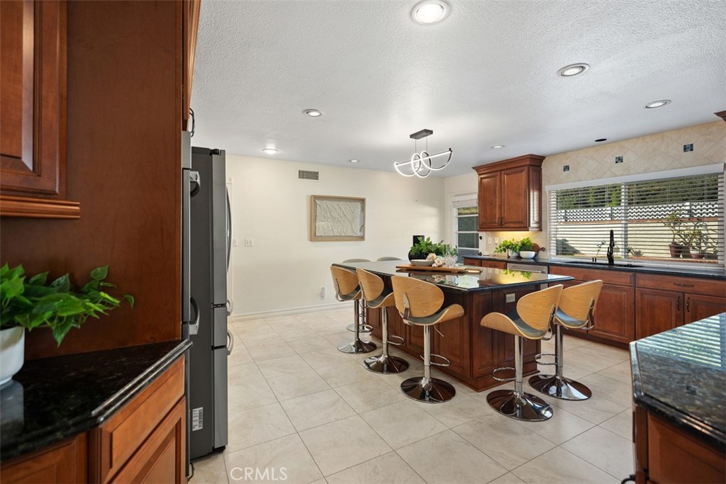 MLS #OC25270242 image #8