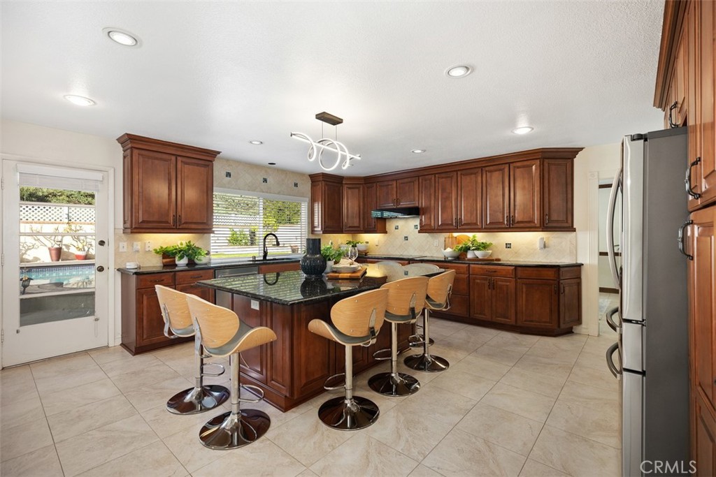 MLS #OC25270242 image #9