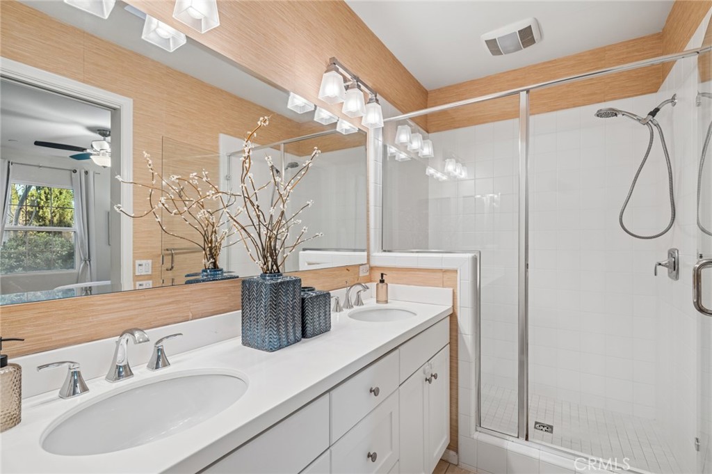 MLS #OC25270244 image #16