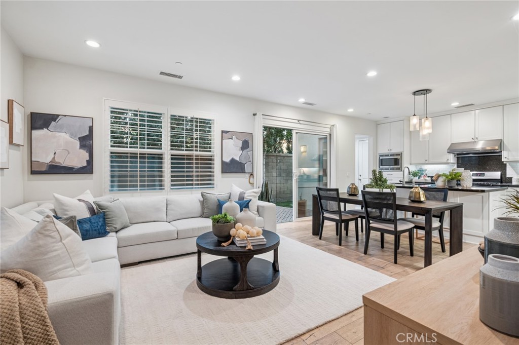 MLS #OC25270244 image #2