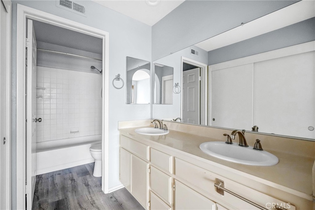 MLS #OC25270247 image #21