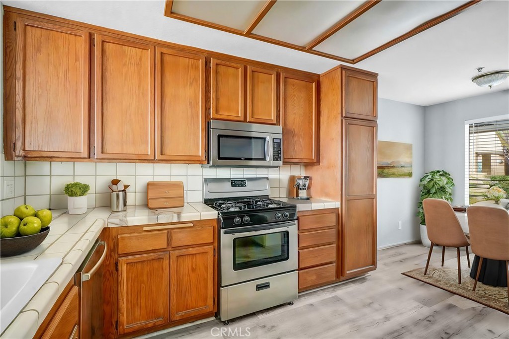 MLS #OC25270247 image #8