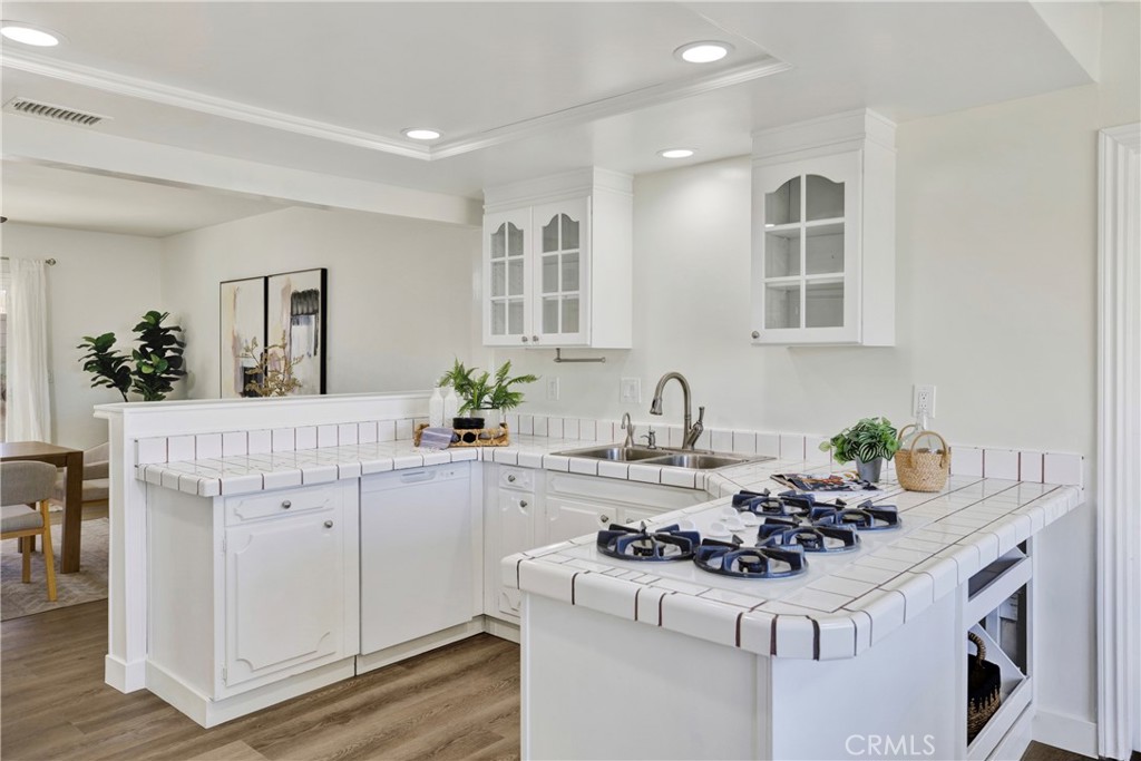 MLS #OC25270263 image #15