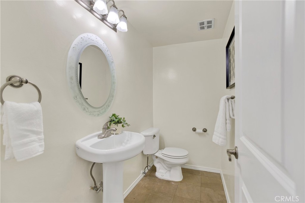 MLS #OC25270263 image #25