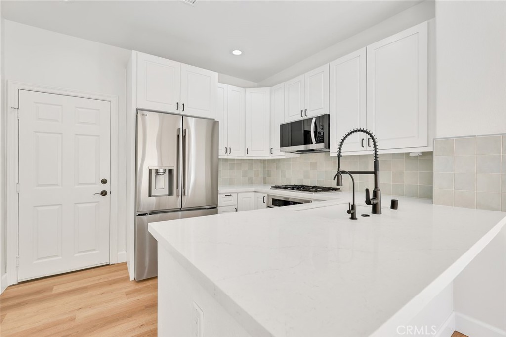 MLS #OC25270276 image #1