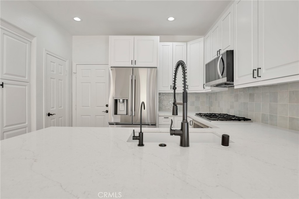 MLS #OC25270276 image #2