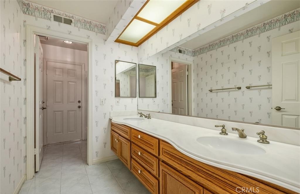 MLS #OC25270295 image #12