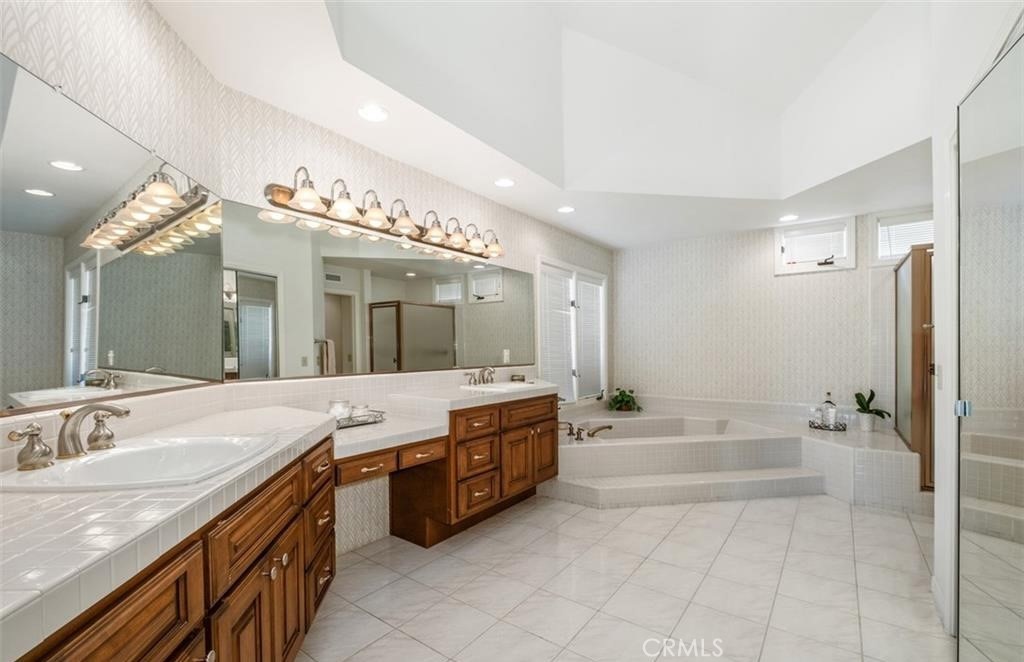 MLS #OC25270295 image #7