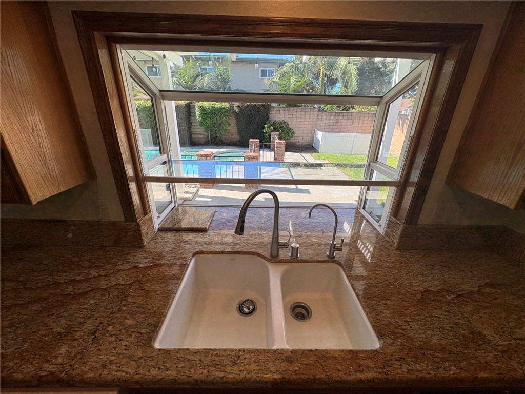 MLS #OC25270320 image #10